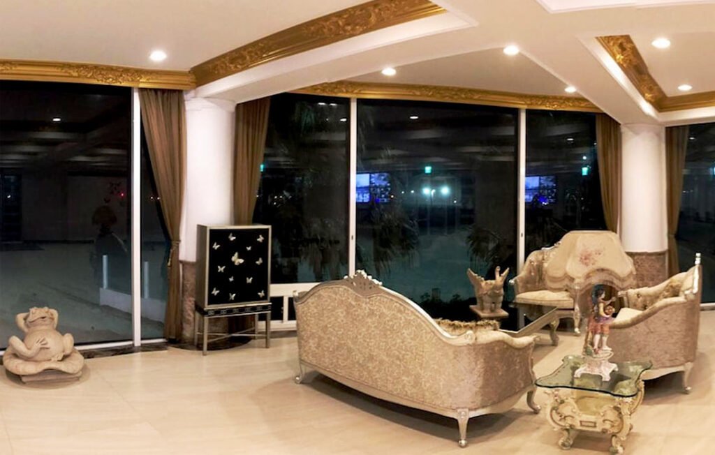 White-House-Beach-resorts