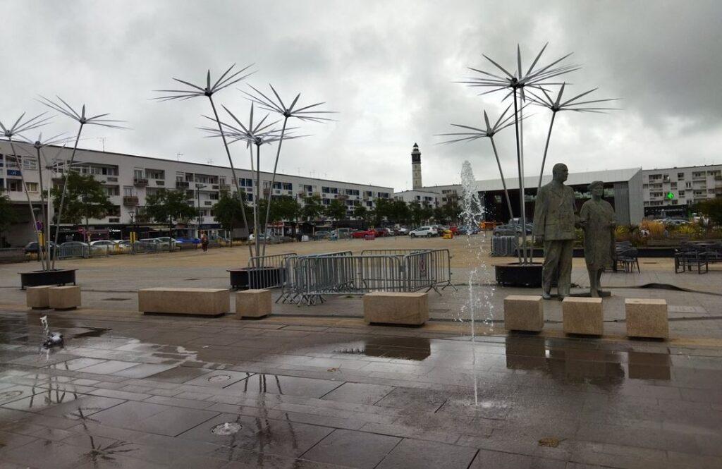 Monument-Yvonne-et-Charles-De-Gaulle