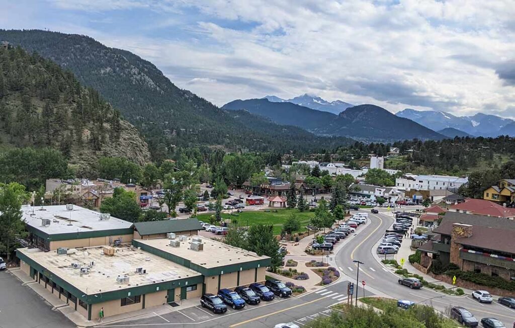 Estes_park_towns_colorado