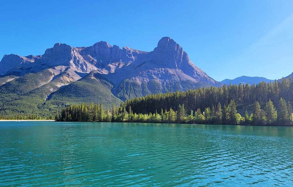 Banff_National_Park_Lake_Louis
