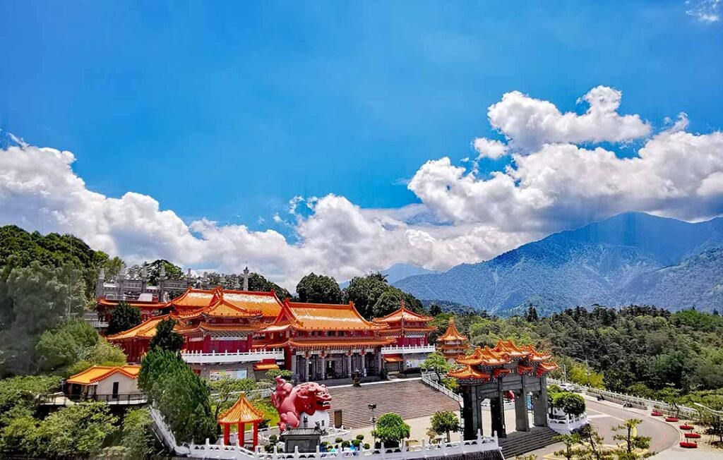 Sun_Moon_Lake_Wenwu_Temple