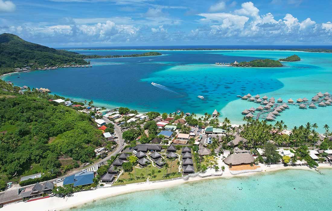 Beaches_in_Bora_Bora